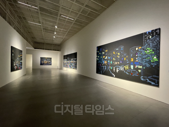 윤협 개인전 '녹턴시티' 전경. 사진=박은희 기자